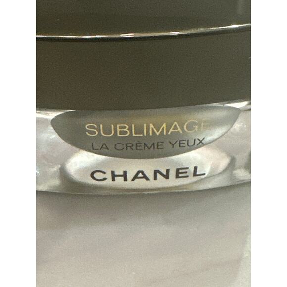 CHANEL Sublimage La Crème Yeux - Picture 2 of 8